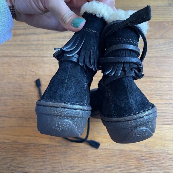 UGG Gaviota 5749 Short Leather Suede Boot Black Size 5 - Picture 3 of 7